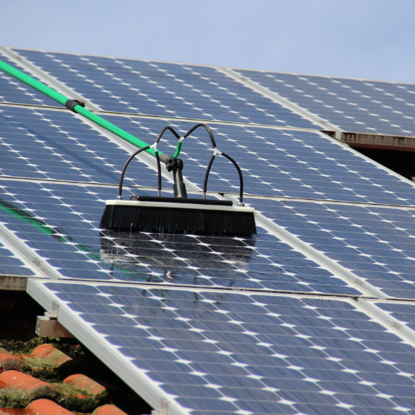 Solarpflege & Photovoltaikreinigung
